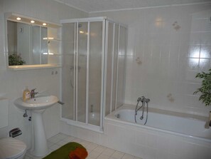 Dusche/Bad/WC
