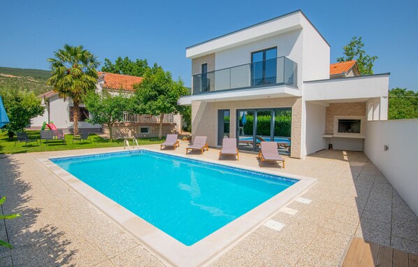 pool