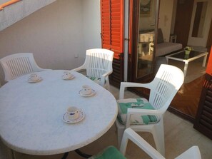 balcony