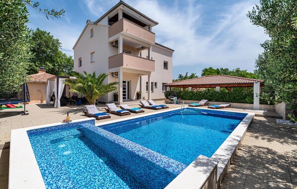 pool