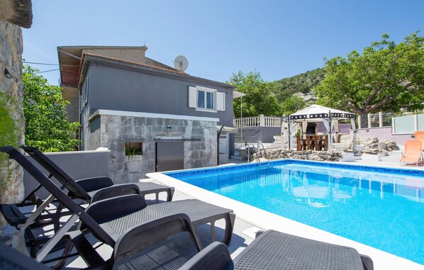 pool