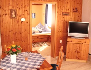Wohn- und Schlafzimmer