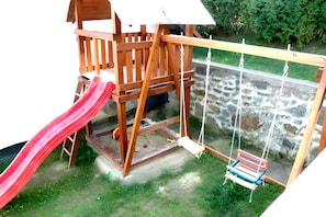 balancoire dans le jardin