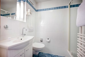 Doppelzimmer Bad