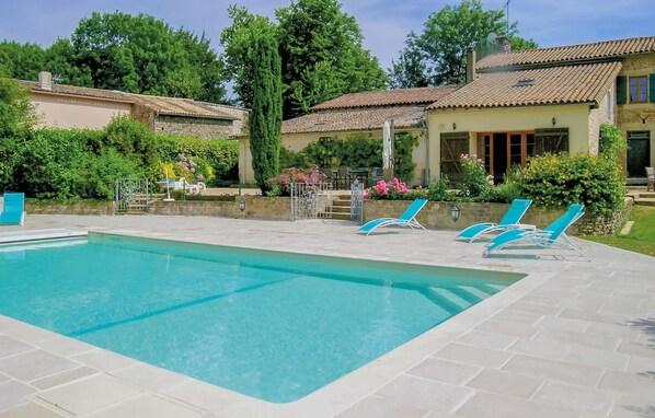 pool