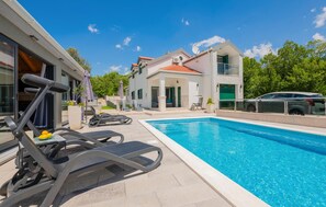 pool