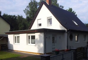 ...Nord-Ost...Bei Ostwind hört man das Meer rauschen...