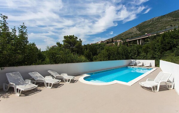 pool