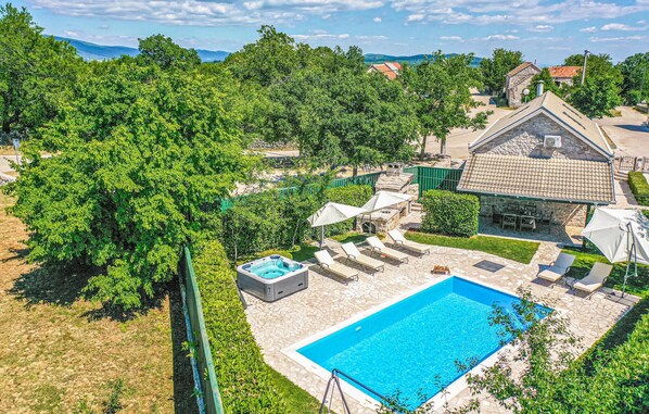pool
