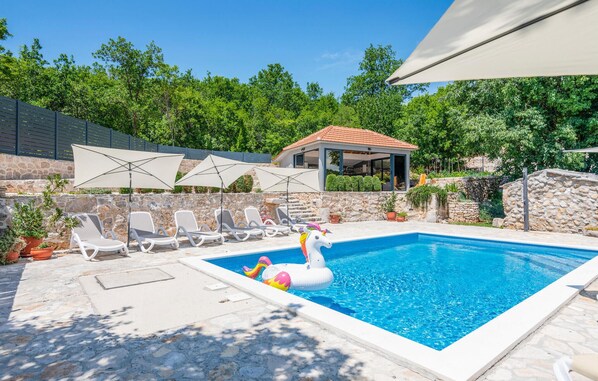 pool