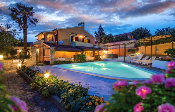 pool