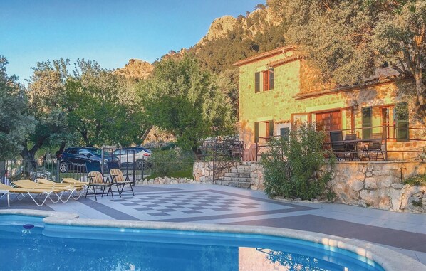 pool