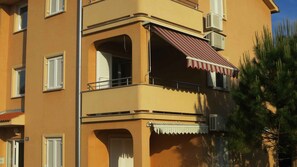 balcony