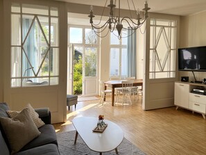 Wohnzimmer mit Risalit