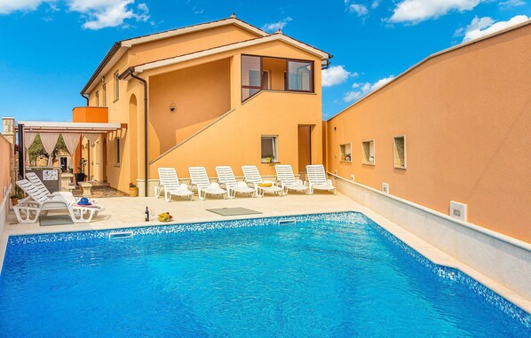 pool
