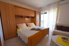 living/bedroom