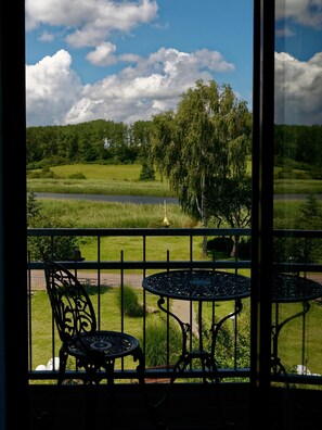 kleiner Balkon am Wohnzimmer