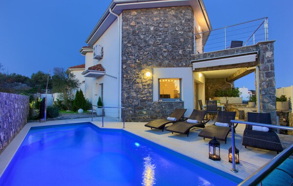 pool