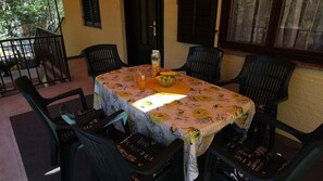 Outdoor dining