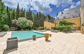 pool