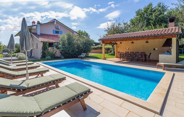 pool