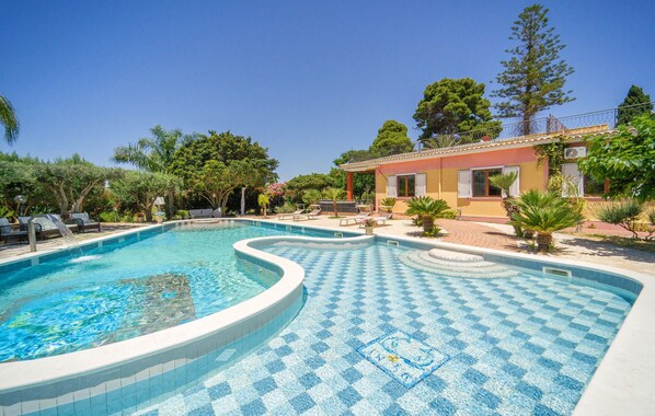 pool