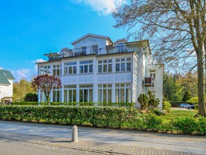 Die Außenansicht der Villa Waldburg