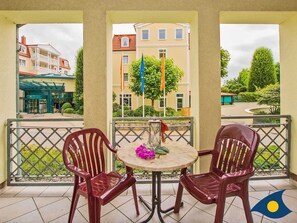 Balkon mit Sitzmöglichkeiten