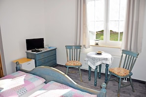 01 Doppelzimmer
