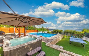 pool