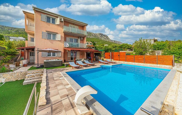 pool