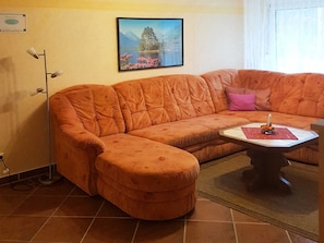 3-R-Whg. 11 - Wohnzimmer