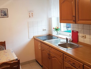 3-R-Whg. 11 - Küche und Esstisch