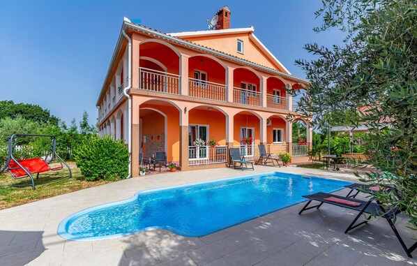 pool