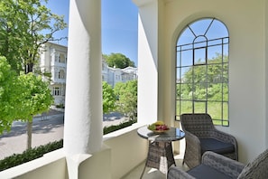 Balkon mit Ausblick auf die Wilhelmstraße