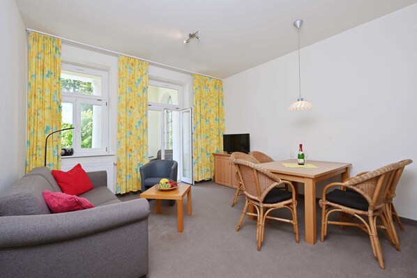 Blick durch Wohnung 2
