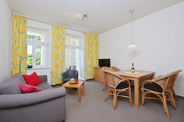 Blick durch Wohnung 2