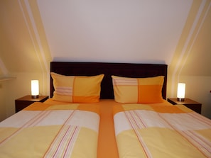 Wohn- & Schlafzimmer