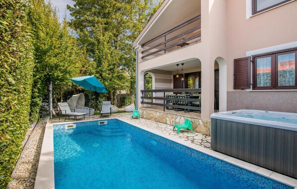 pool