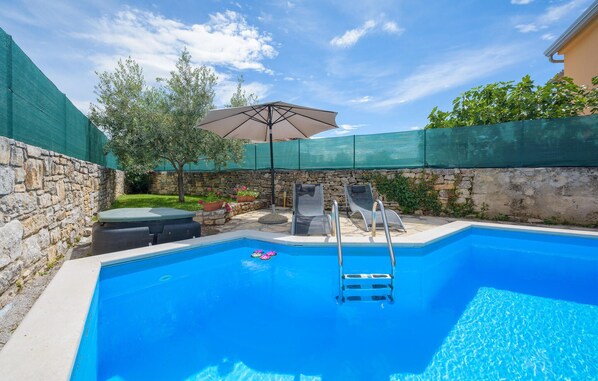 pool