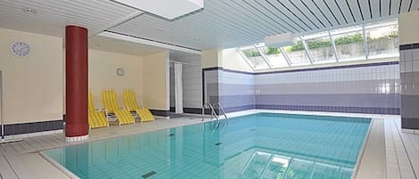 Schwimmbad im Haus