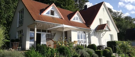 FeWo am Benther Berg sonnige ruhige Lage Ferienwohnung mit eigener Terrasse