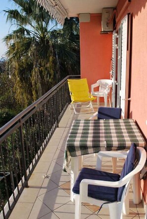 balcony