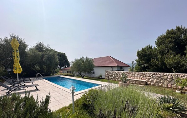 pool