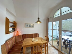 Esstisch für gemeinsames Essen