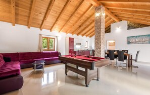 Spielezimmer
