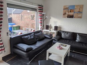Komb. Wohn-/Esszimmer mit Küchenzeile 