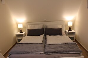 2. Schlafzimmer
