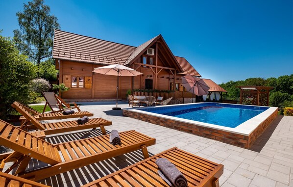 pool