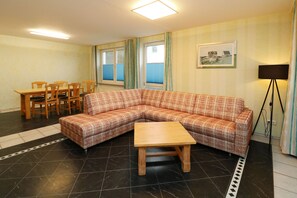 Wohnzimmer mit Eßecke
